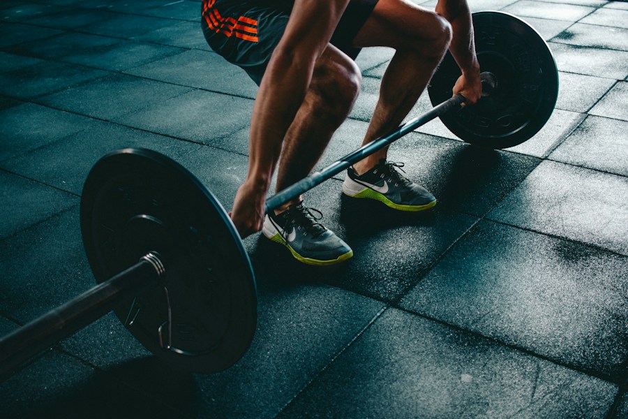 Entrenamiento de fuerza en gimnasio